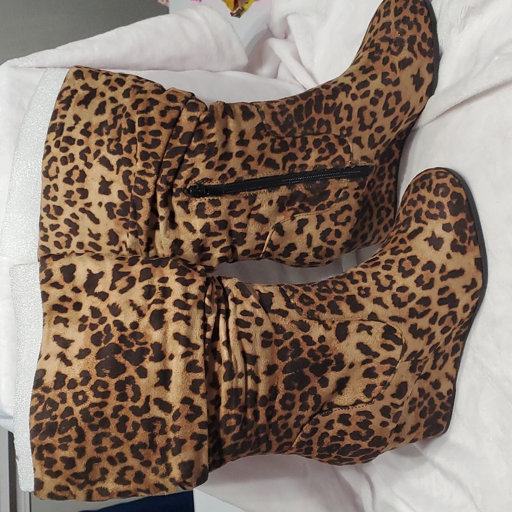 SODA Leopard wedge boots